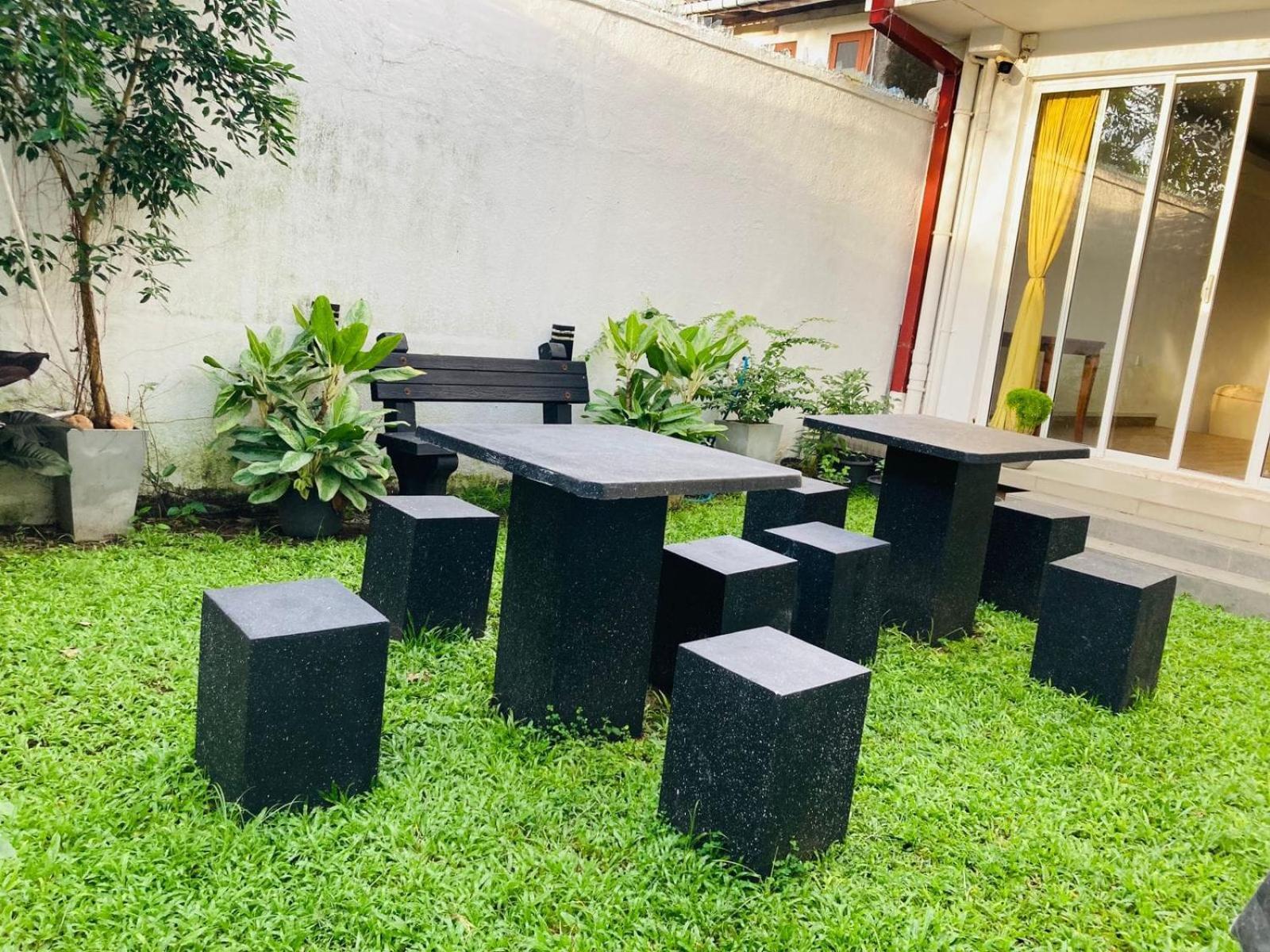 Green Bloom Dehiwala-Mount Lavinia Exteriör bild